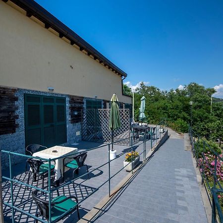 211 - Appartamento Acacia, Terrazza Giardino E Piscina Carro Bagian luar foto