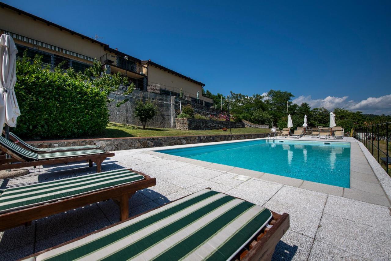 211 - Appartamento Acacia, Terrazza Giardino E Piscina Carro Bagian luar foto