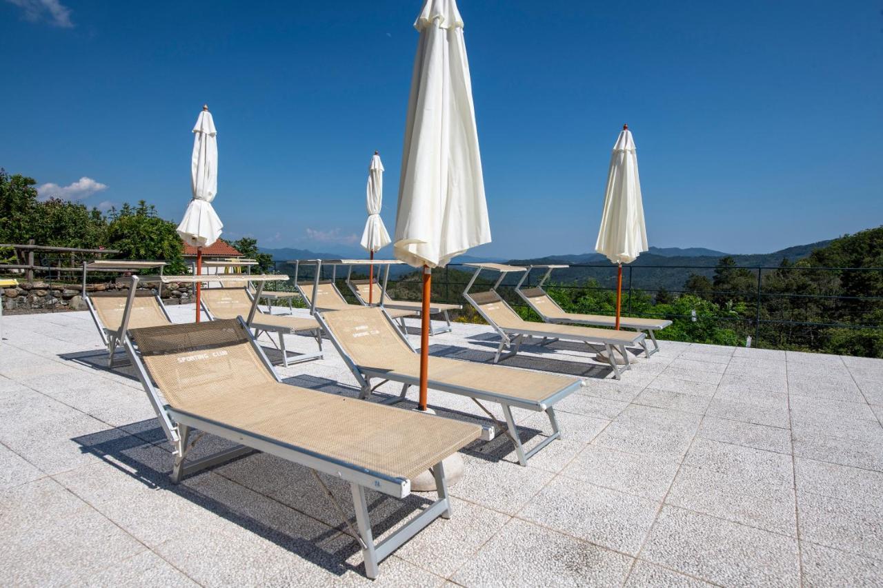 211 - Appartamento Acacia, Terrazza Giardino E Piscina Carro Bagian luar foto