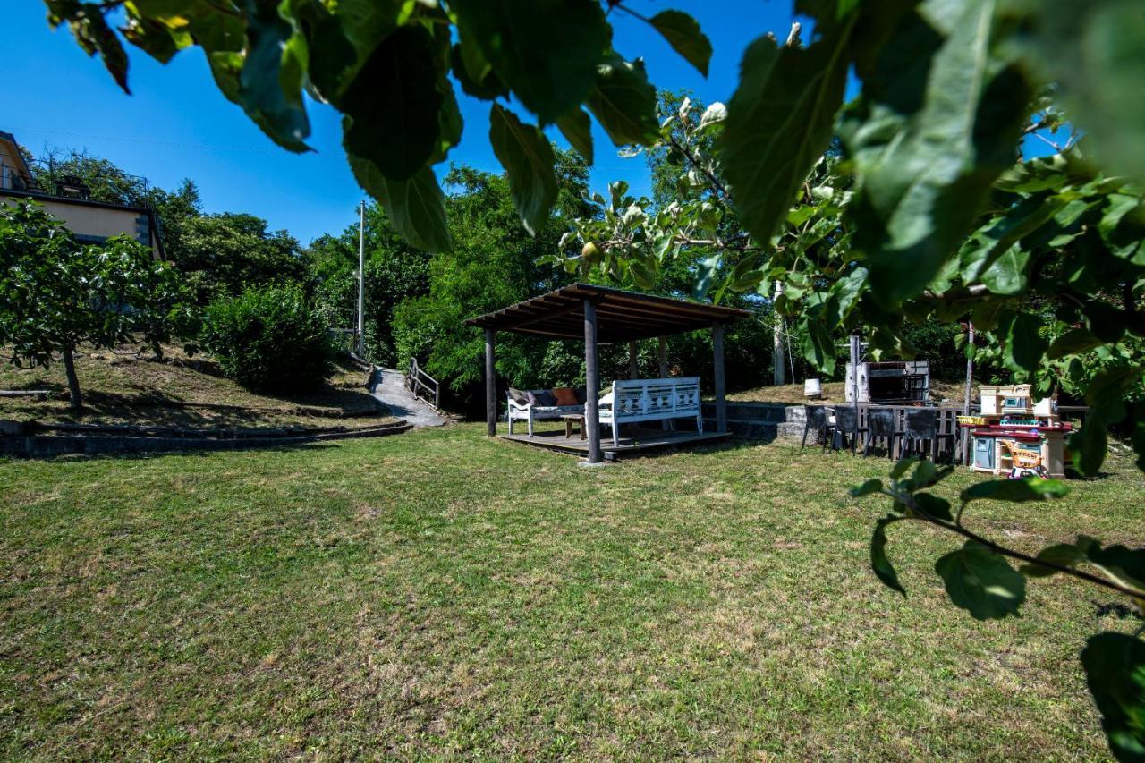 211 - Appartamento Acacia, Terrazza Giardino E Piscina Carro Bagian luar foto