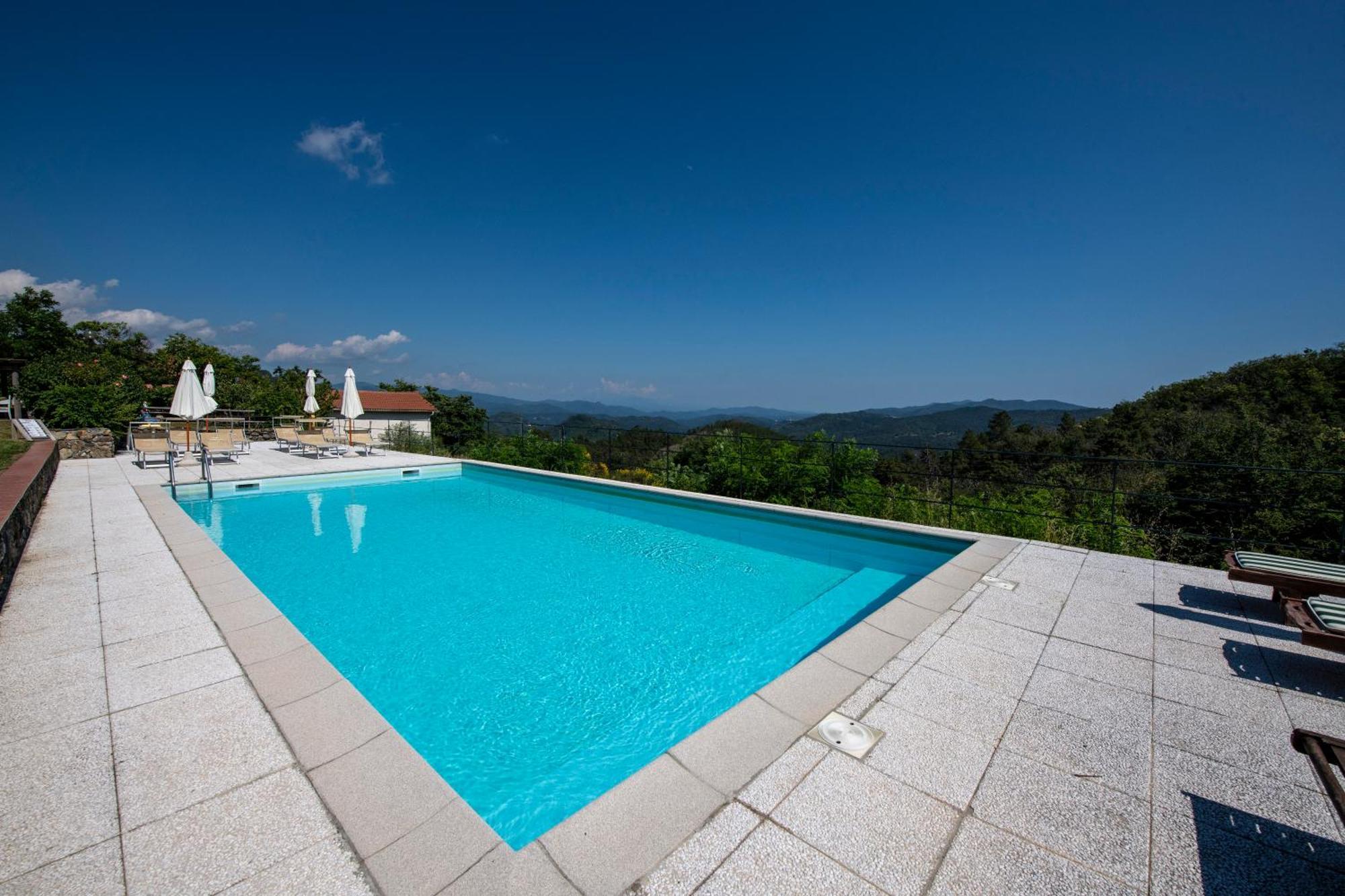 211 - Appartamento Acacia, Terrazza Giardino E Piscina Carro Bagian luar foto