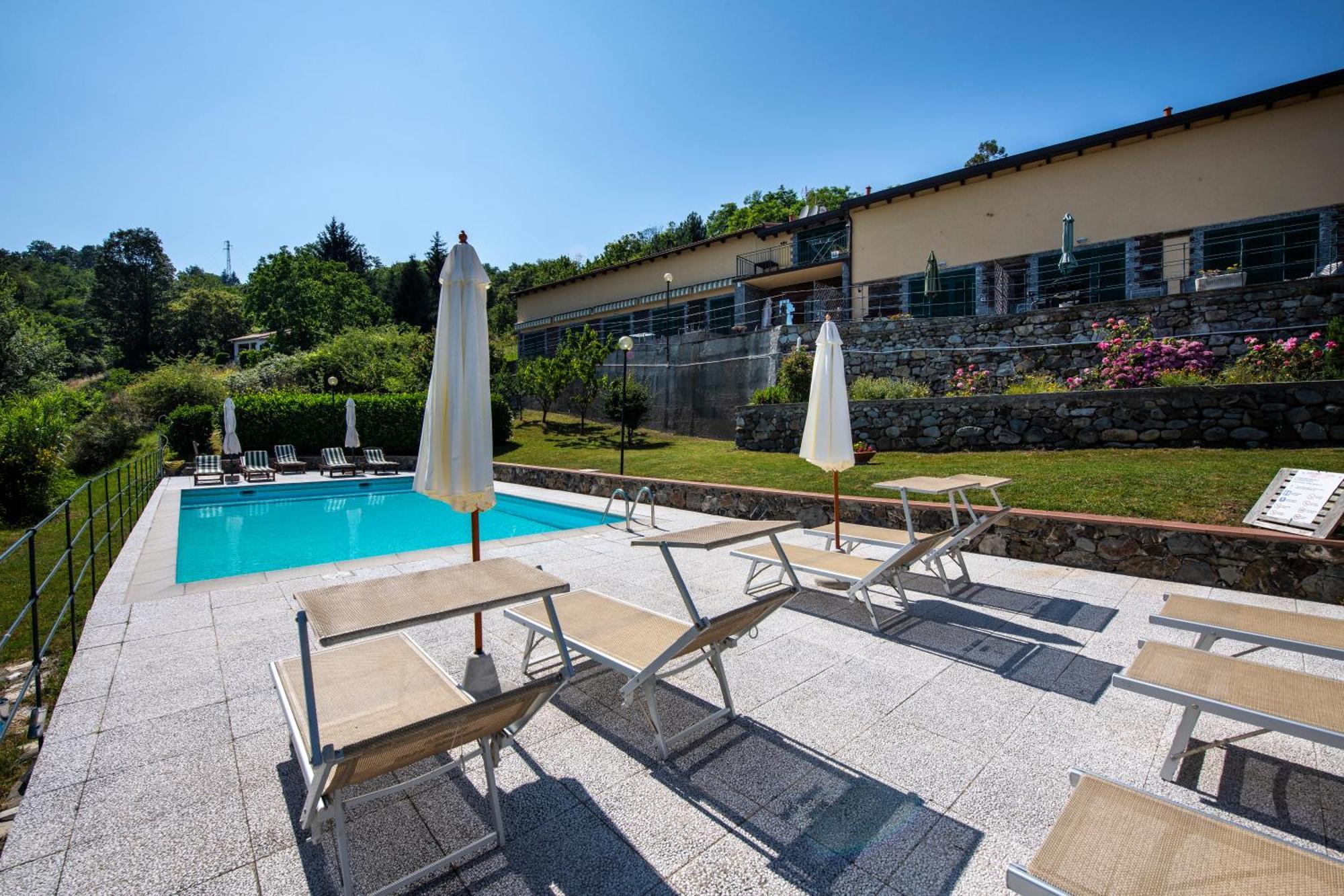 211 - Appartamento Acacia, Terrazza Giardino E Piscina Carro Bagian luar foto