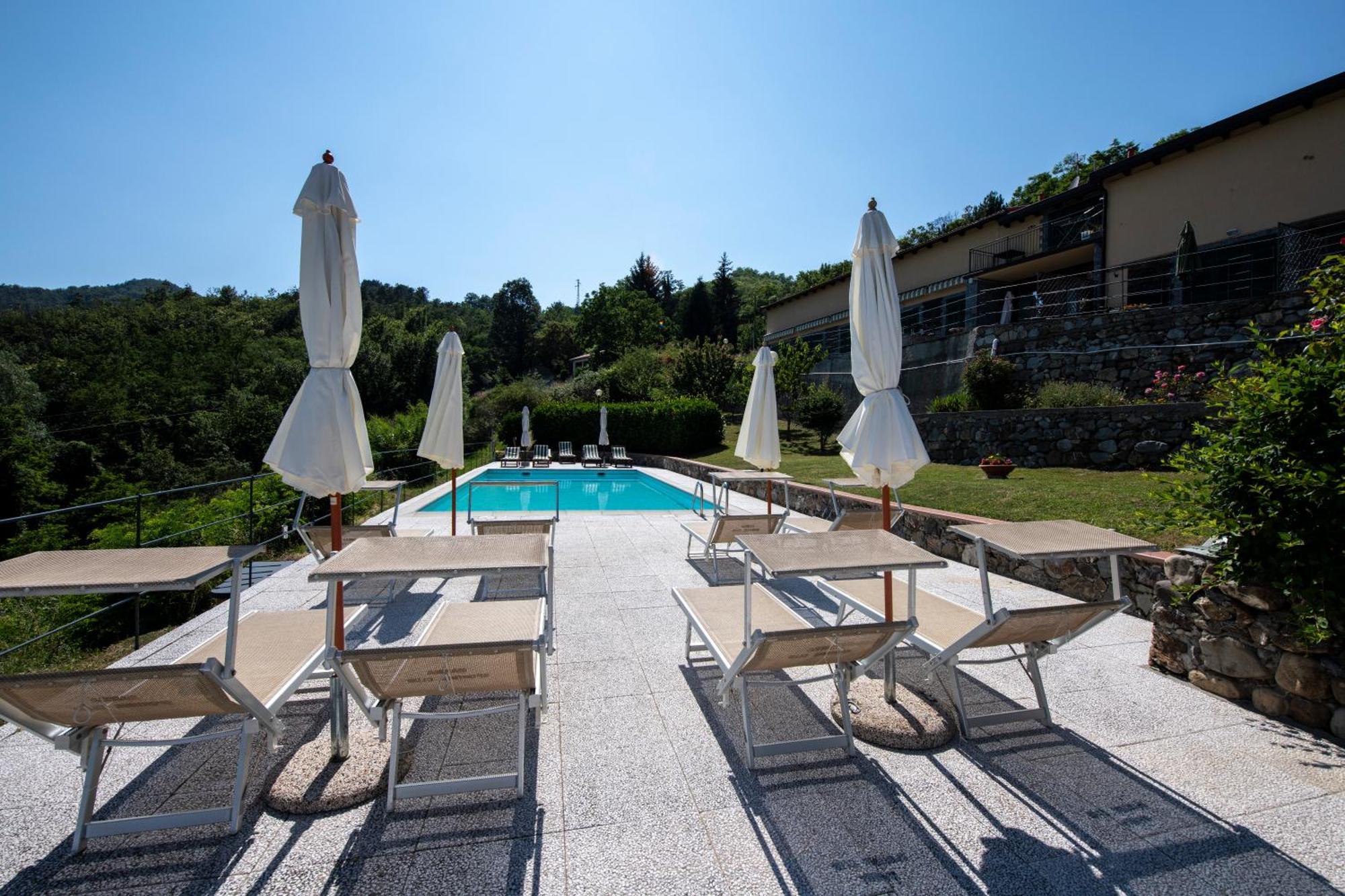211 - Appartamento Acacia, Terrazza Giardino E Piscina Carro Bagian luar foto