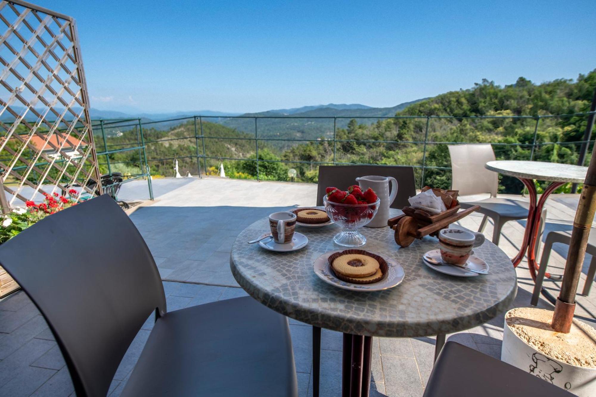 211 - Appartamento Acacia, Terrazza Giardino E Piscina Carro Bagian luar foto