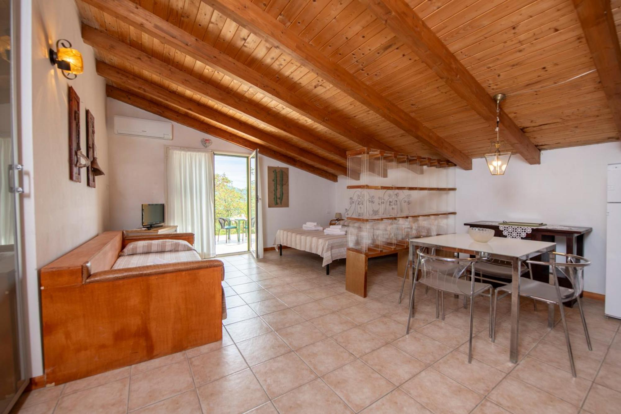 211 - Appartamento Acacia, Terrazza Giardino E Piscina Carro Bagian luar foto