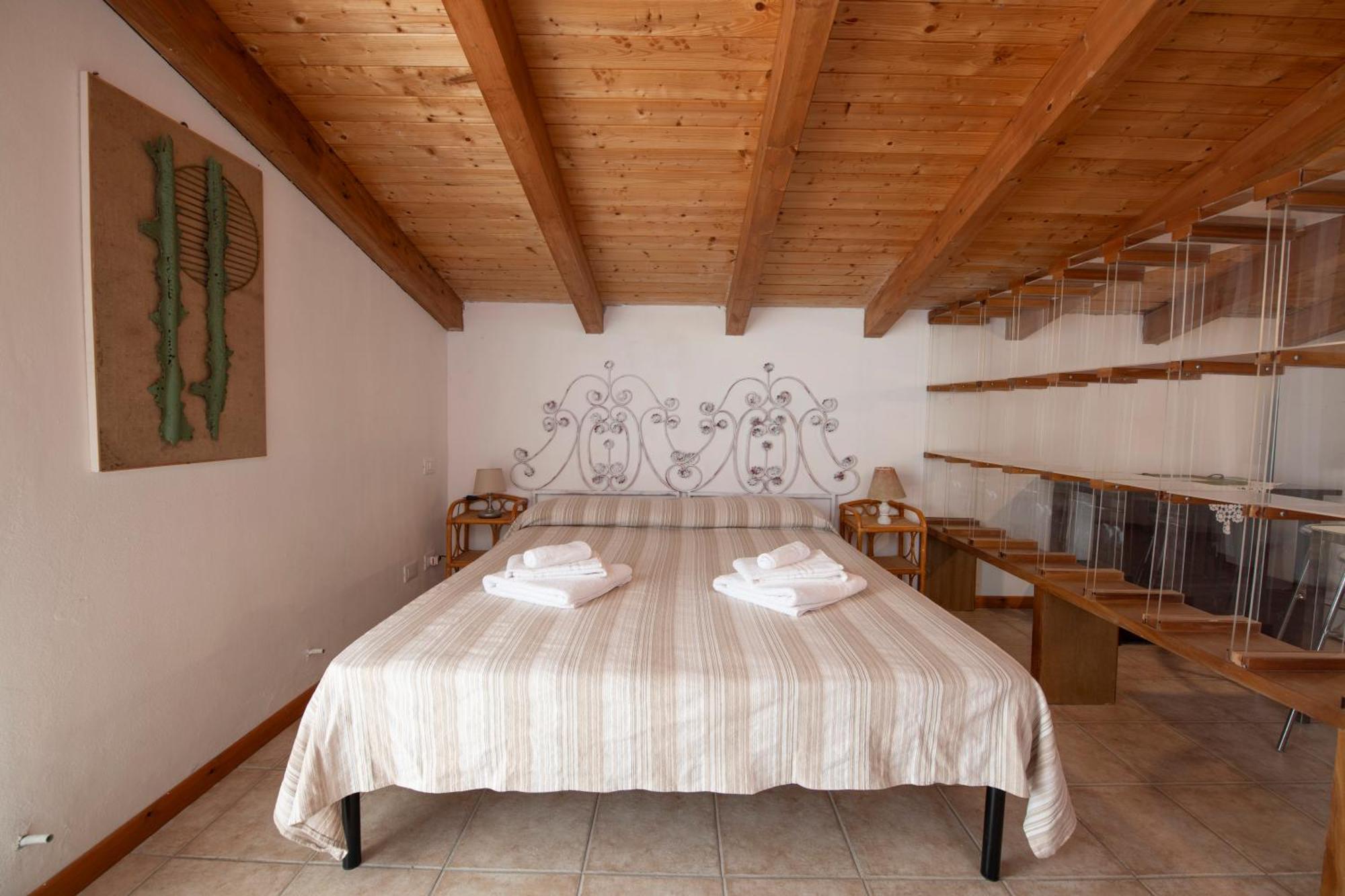 211 - Appartamento Acacia, Terrazza Giardino E Piscina Carro Bagian luar foto